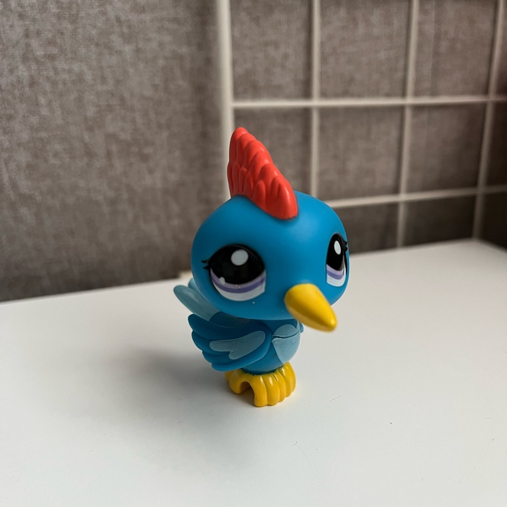 Littlest Pet Shop hummingbird